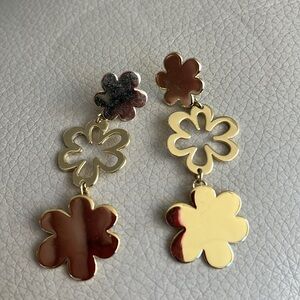Vineyard Vines - Gold Floral Drop Earrings. Add own backings.